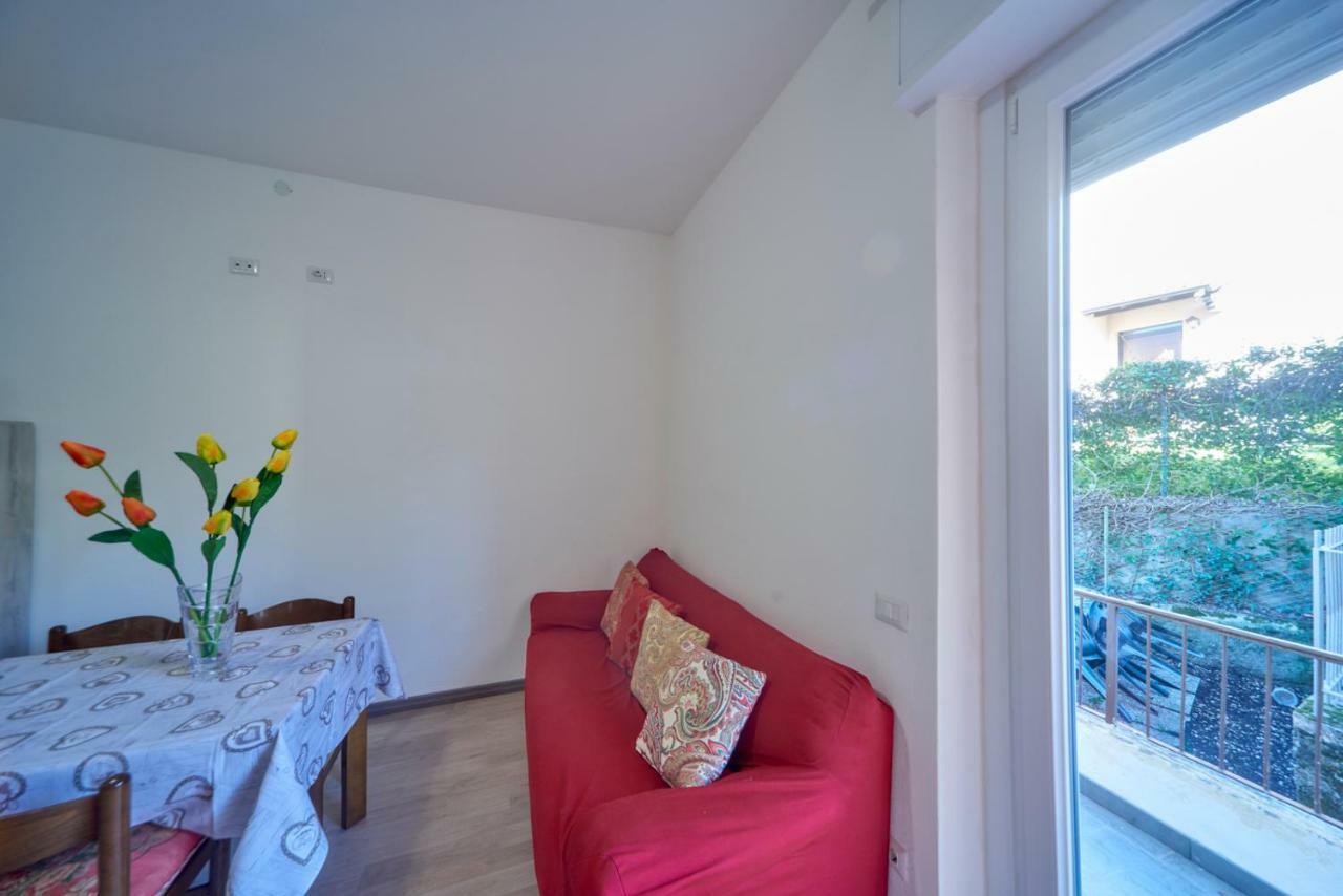 Casa Della Nonna Apartment Abbadia Lariana Bagian luar foto