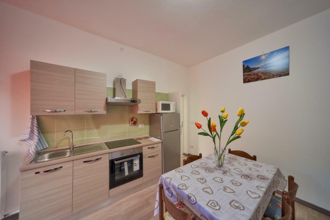 Casa Della Nonna Apartment Abbadia Lariana Bagian luar foto